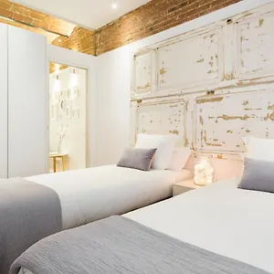 https://charming-parallel.topbarcelonahotels.com